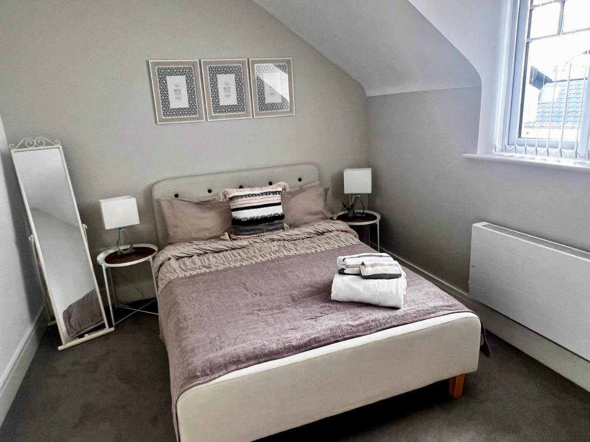 Lakeside Lux Bedroom With Parking, M4 Jct 11, Next To Train Station Reading Luaran gambar