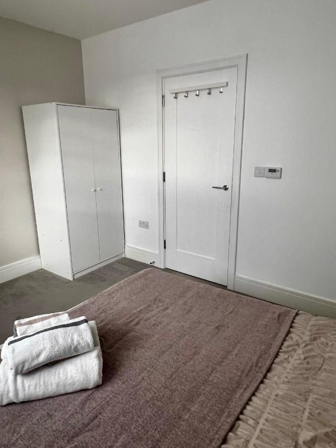 Lakeside Lux Bedroom With Parking, M4 Jct 11, Next To Train Station Reading Luaran gambar