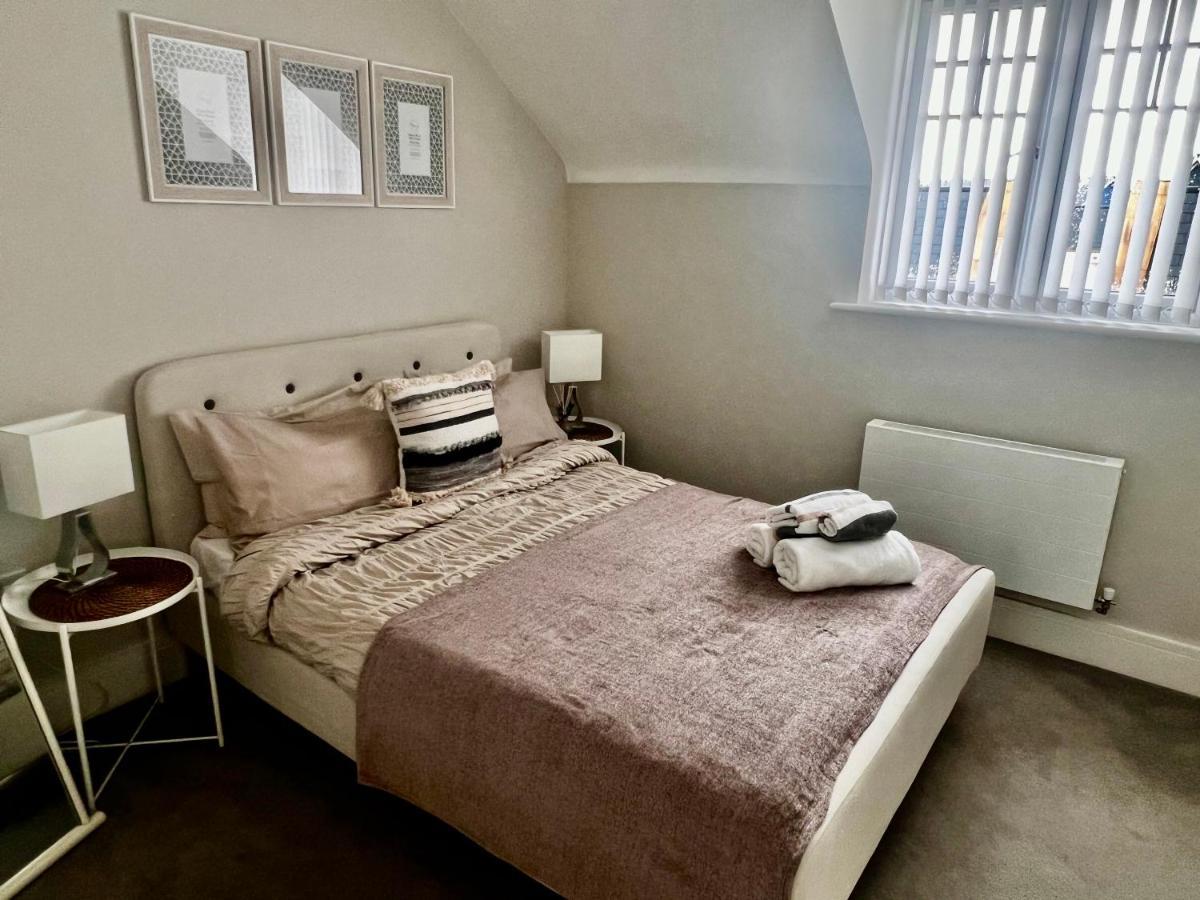 Lakeside Lux Bedroom With Parking, M4 Jct 11, Next To Train Station Reading Luaran gambar