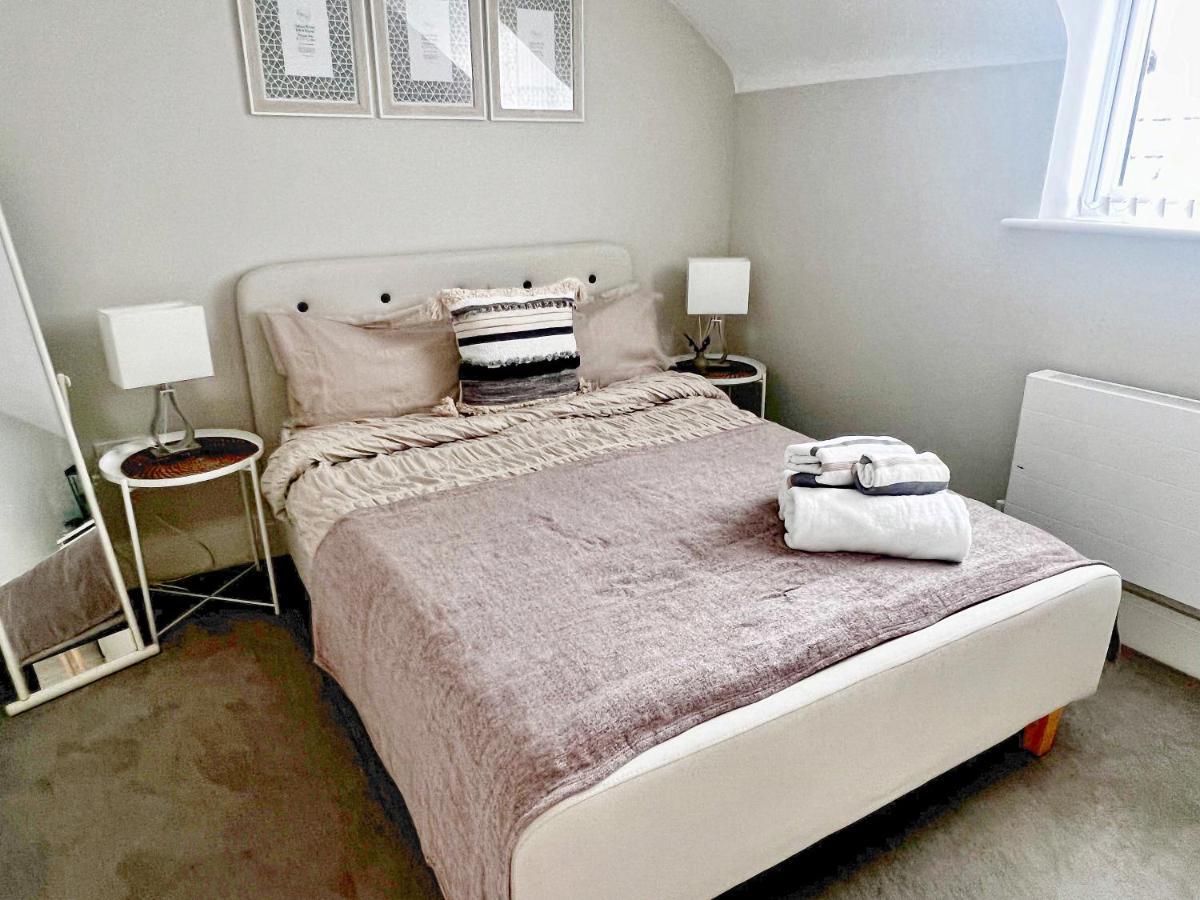 Lakeside Lux Bedroom With Parking, M4 Jct 11, Next To Train Station Reading Luaran gambar